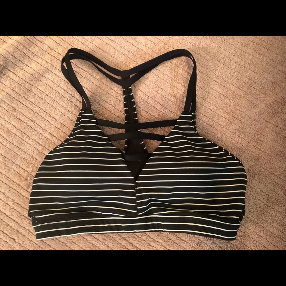 3 Victoria Sport sports bras
